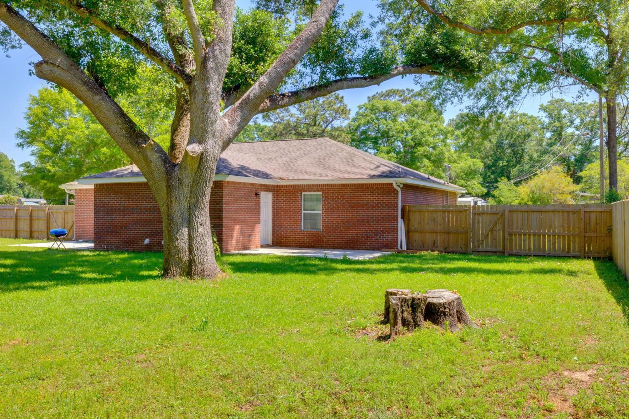 דירות Dog-Friendly Pensacola Duplex About 7 Mi To Downtown מראה חיצוני תמונה